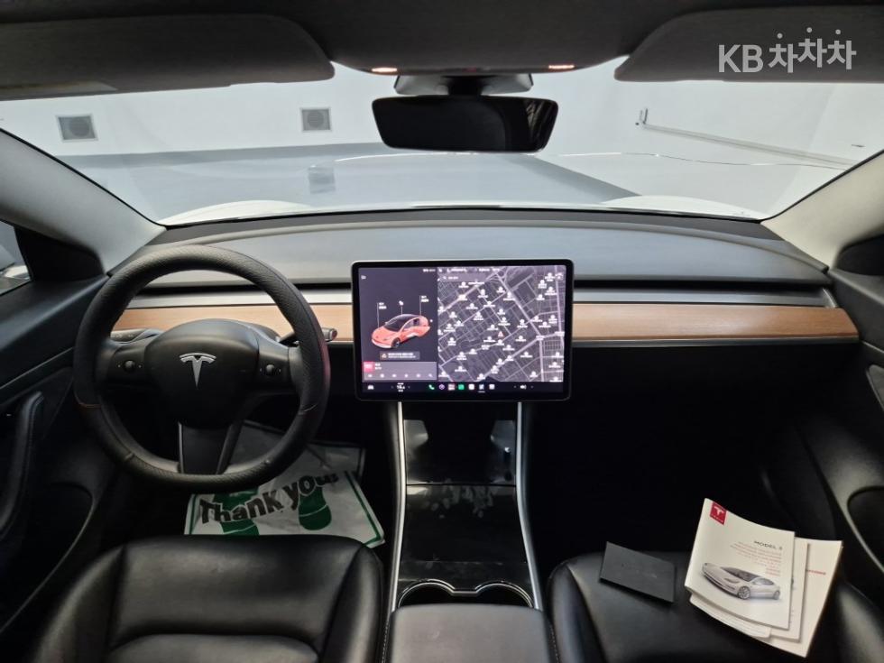 Tesla Model 3 — miniaturë 7