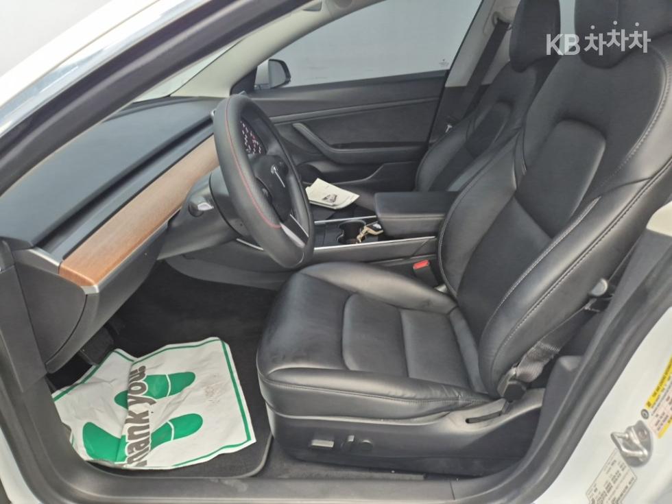 Tesla Model 3 — miniaturë 11