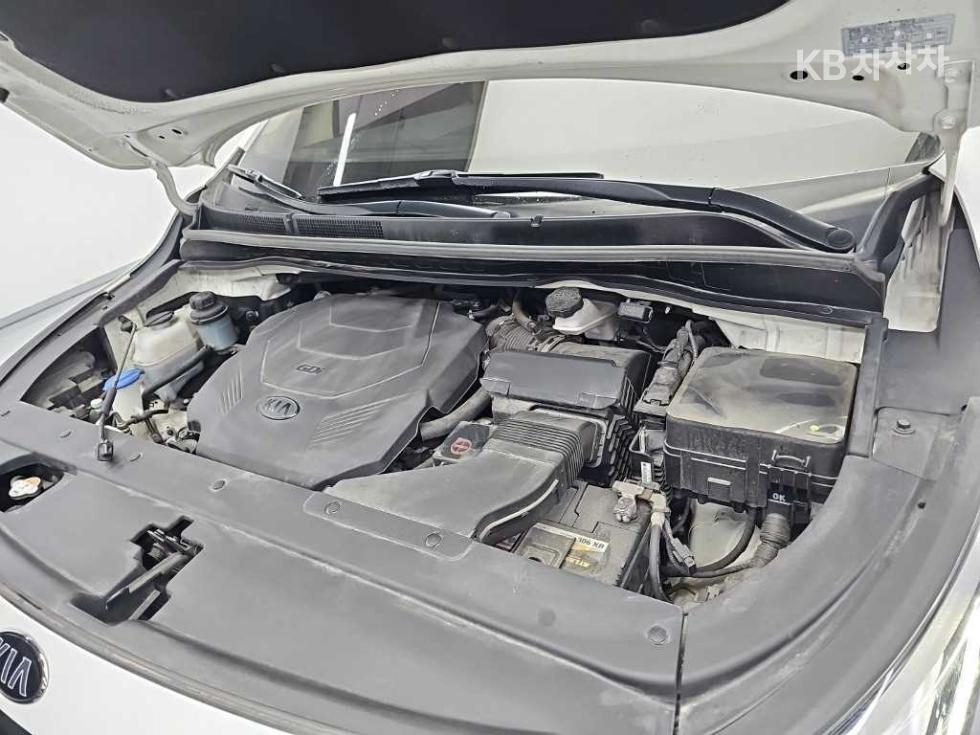 Kia Carnival — miniaturë 5