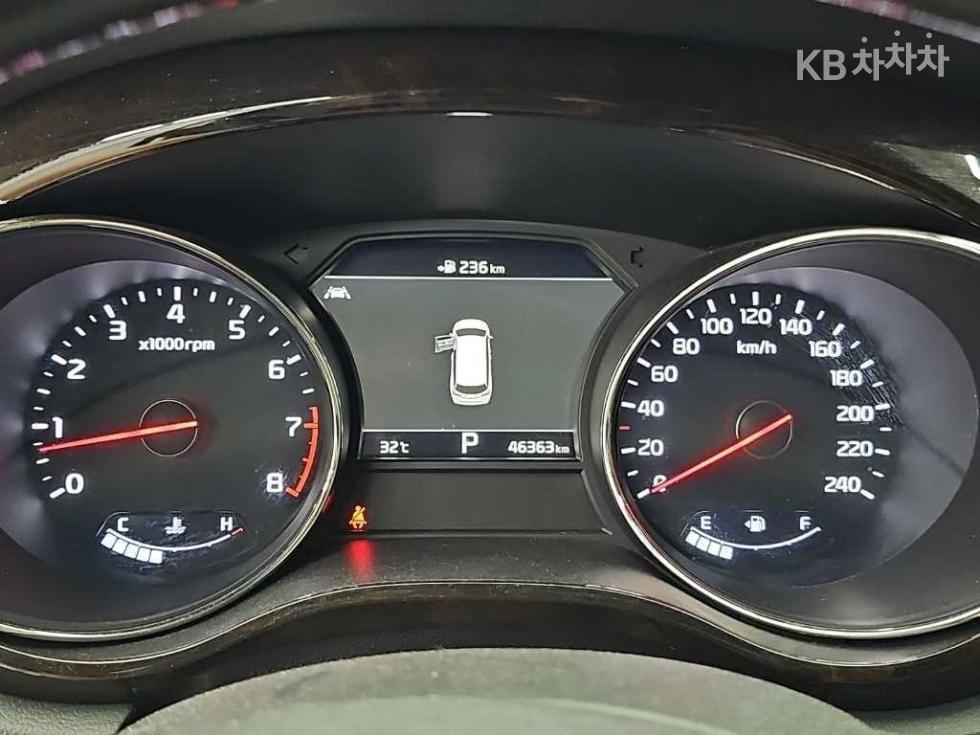 Kia Carnival — miniaturë 6