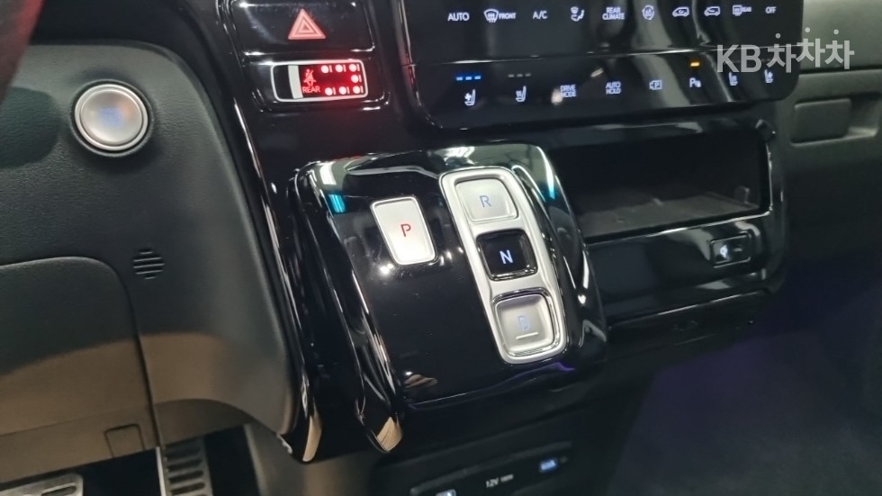 Hyundai Staria — miniaturë 12