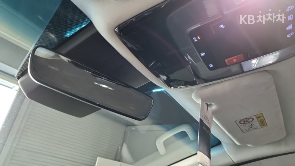 Hyundai Staria — miniaturë 13