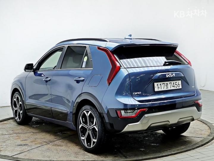 Kia Niro 1.6 HEV Prestige 4