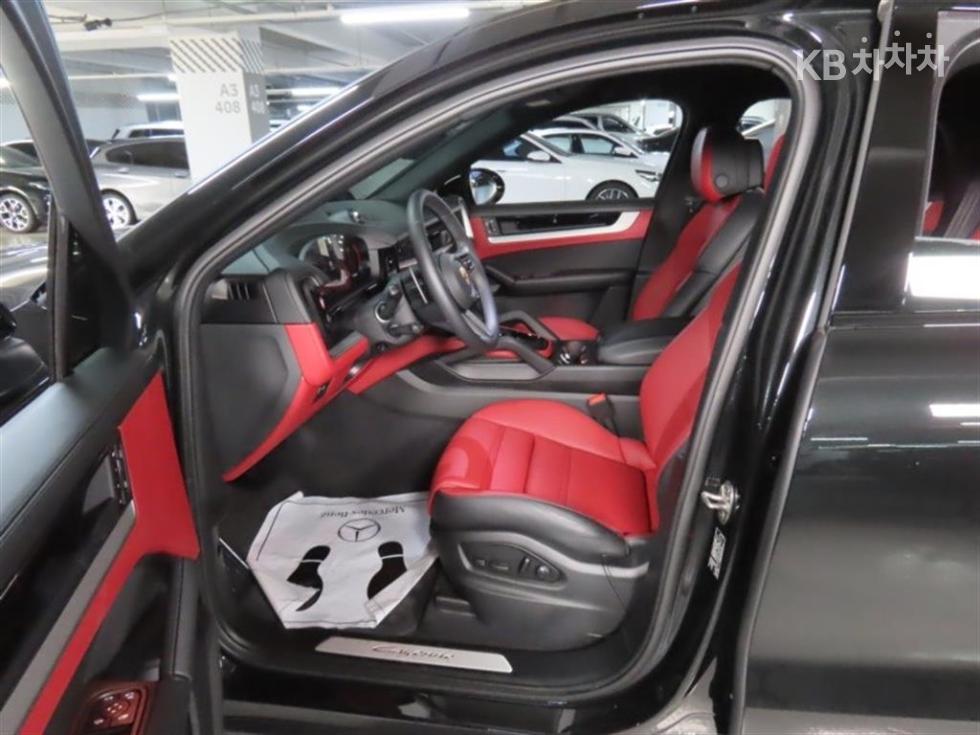 Porsche Cayenne — miniaturë 12