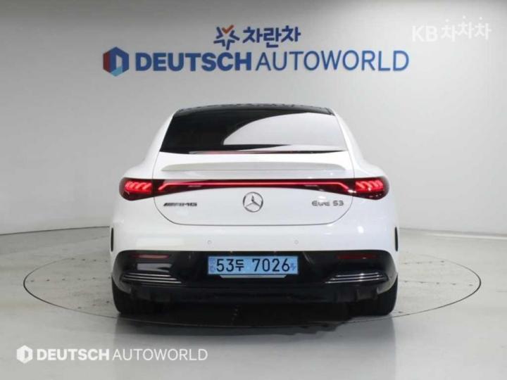 Mercedes-Benz EQE — miniaturë 4