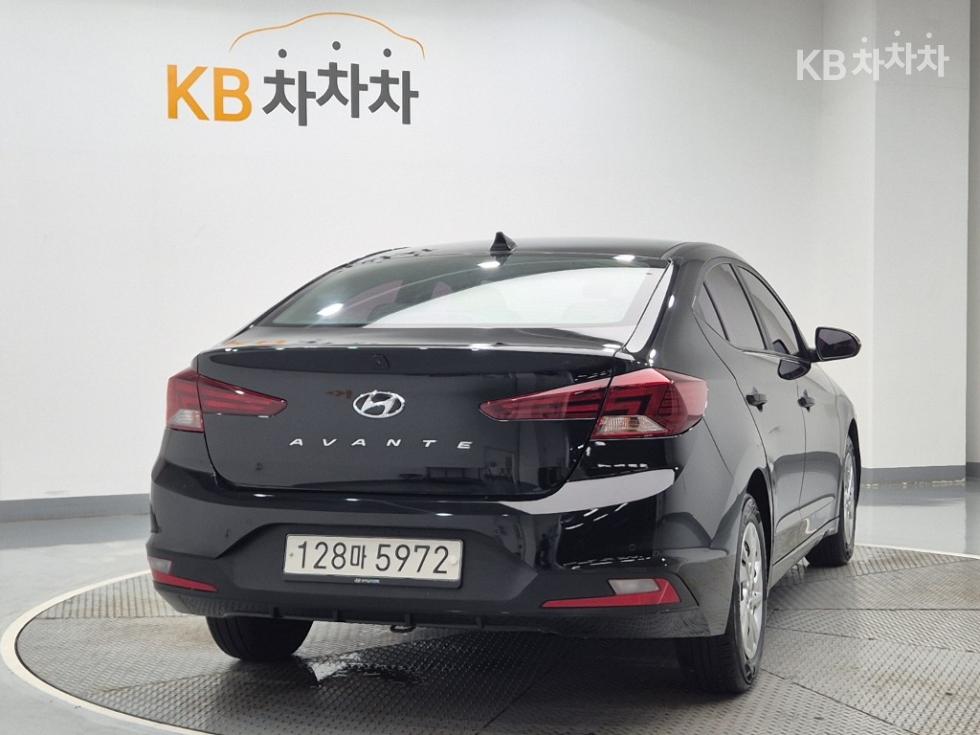 Hyundai Avante Style — фото 3