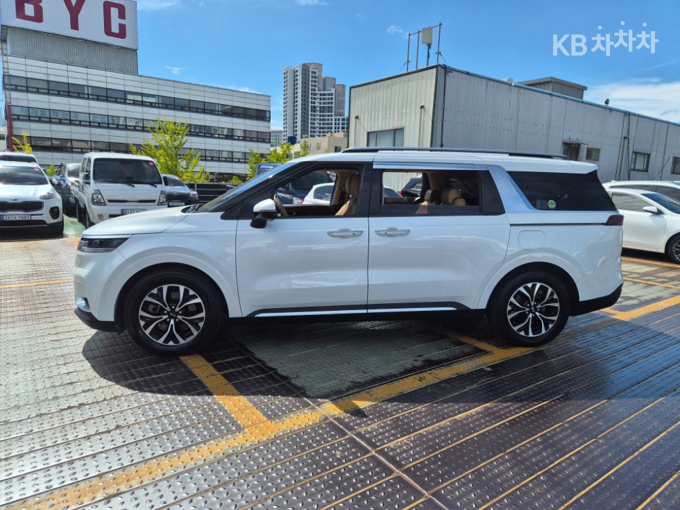 Kia Carnival — miniaturë 3
