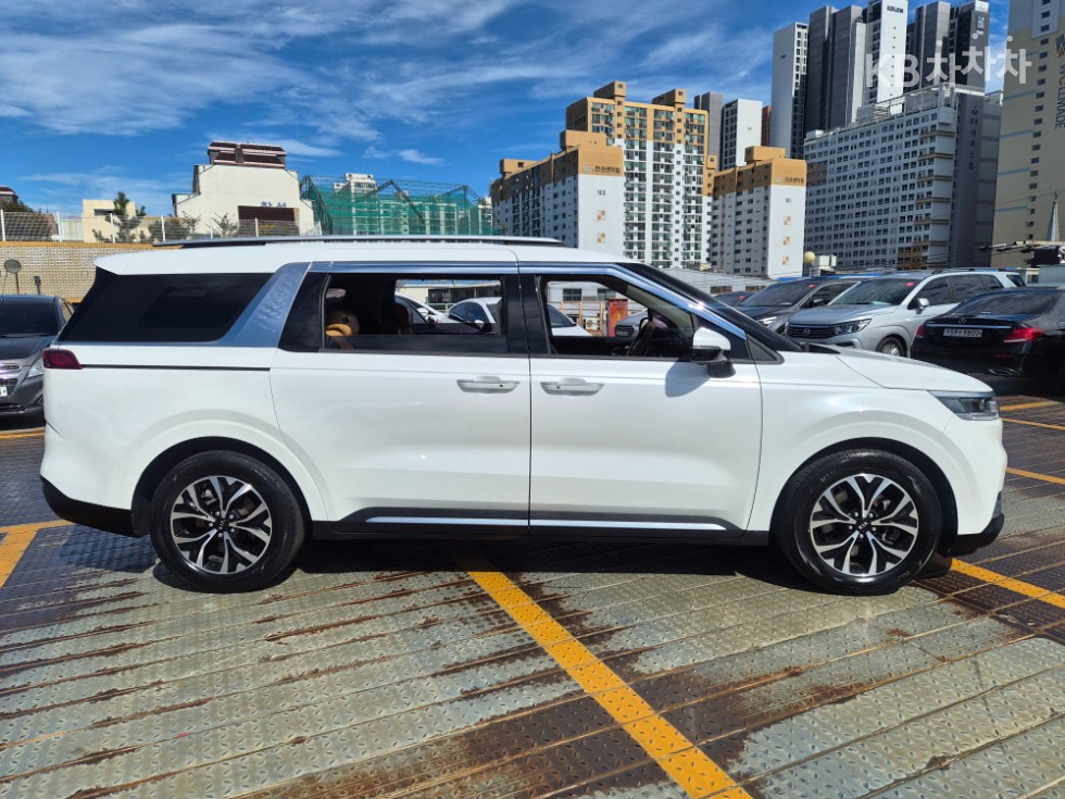 Kia Carnival — miniaturë 7