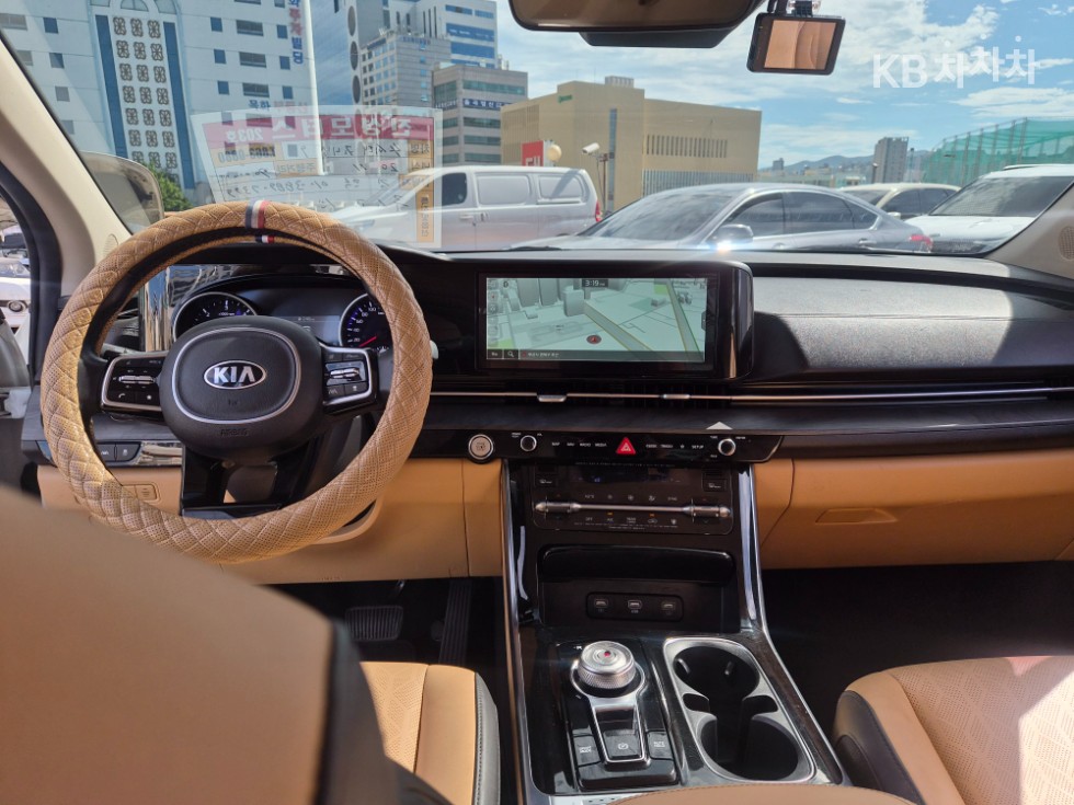 Kia Carnival — miniaturë 15