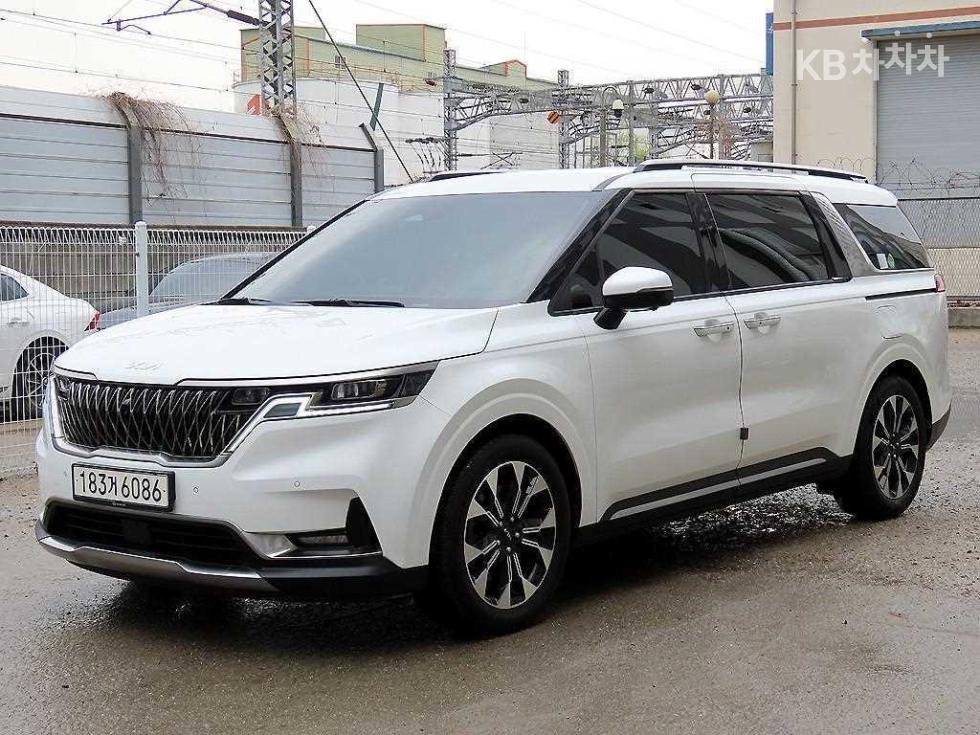 Kia Carnival — miniaturë 2