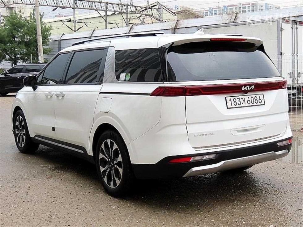 Kia Carnival — miniaturë 3