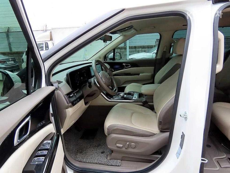 Kia Carnival — miniaturë 5