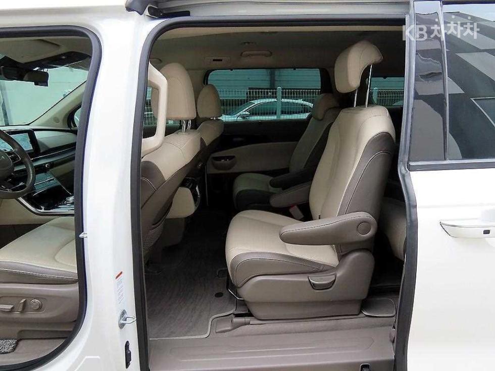 Kia Carnival — miniaturë 6