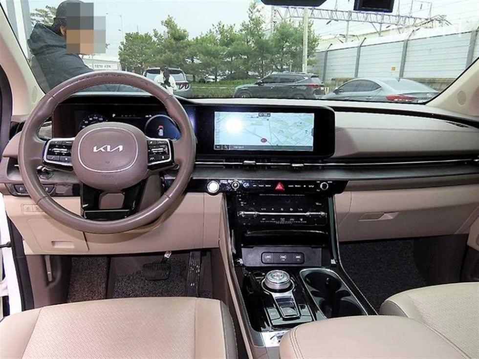Kia Carnival — miniaturë 8