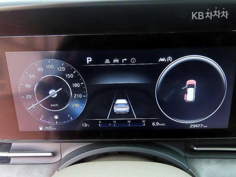 Kia Carnival — miniaturë 10