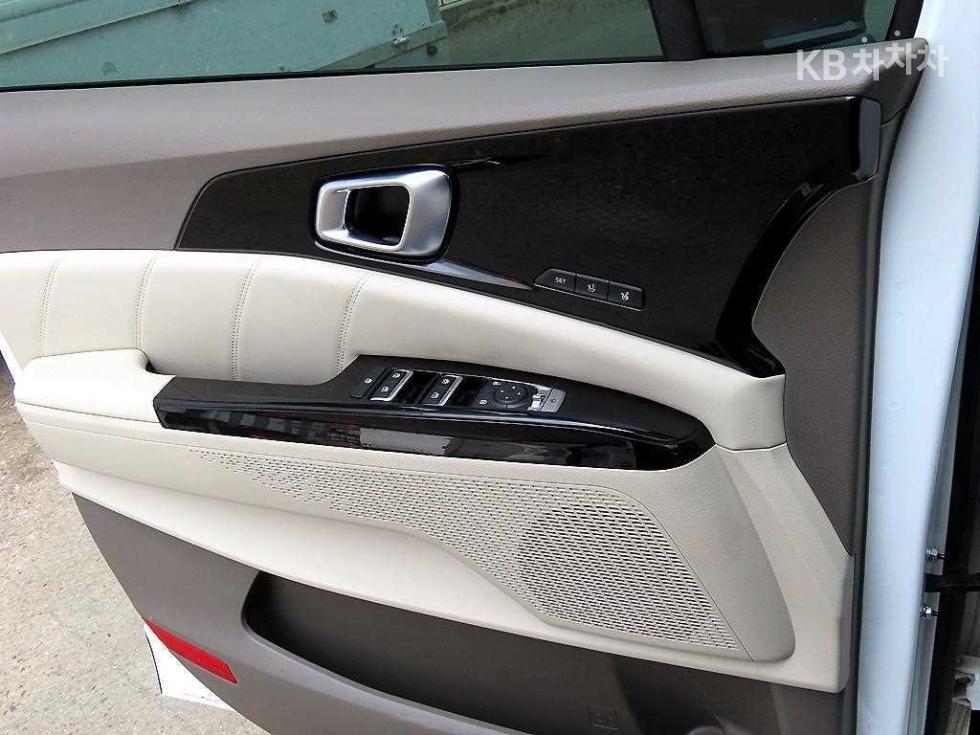 Kia Carnival — miniaturë 12