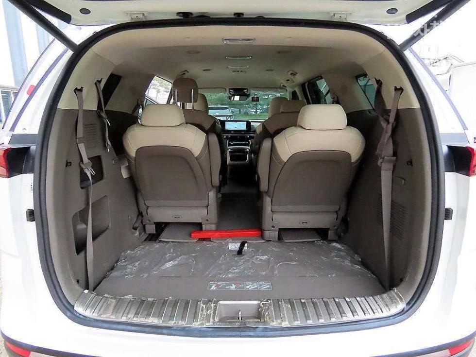 Kia Carnival — miniaturë 16