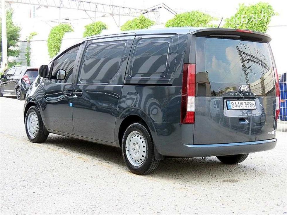 Hyundai Staria — miniaturë 3