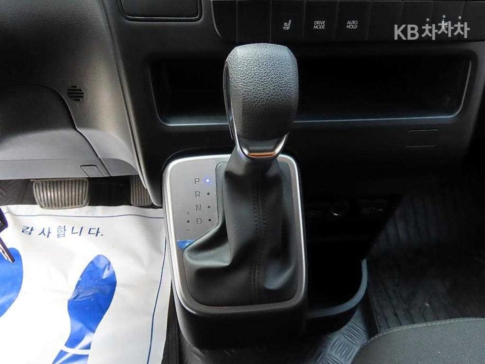 Hyundai Staria — miniaturë 10