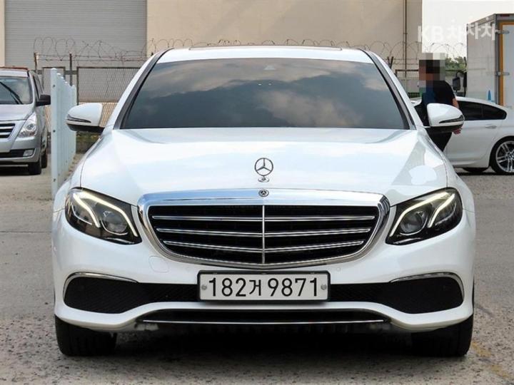 Mercedes-Benz E-klasse E220d Exclusive — foto 1