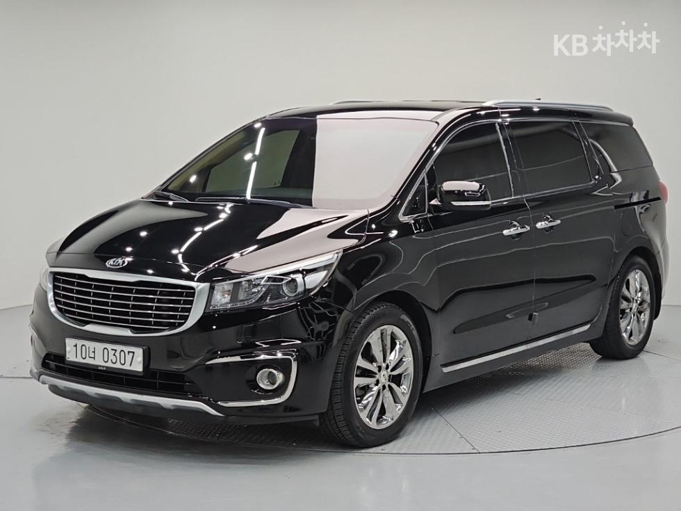 2016 KIA carnival 7-seater 2.2 diesel limousine VIP