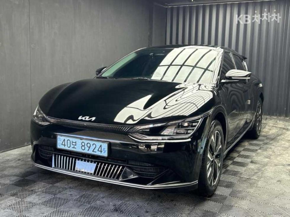 기아 EV6 2022년식 기아 EV6 롱 레인지 2WD 어스