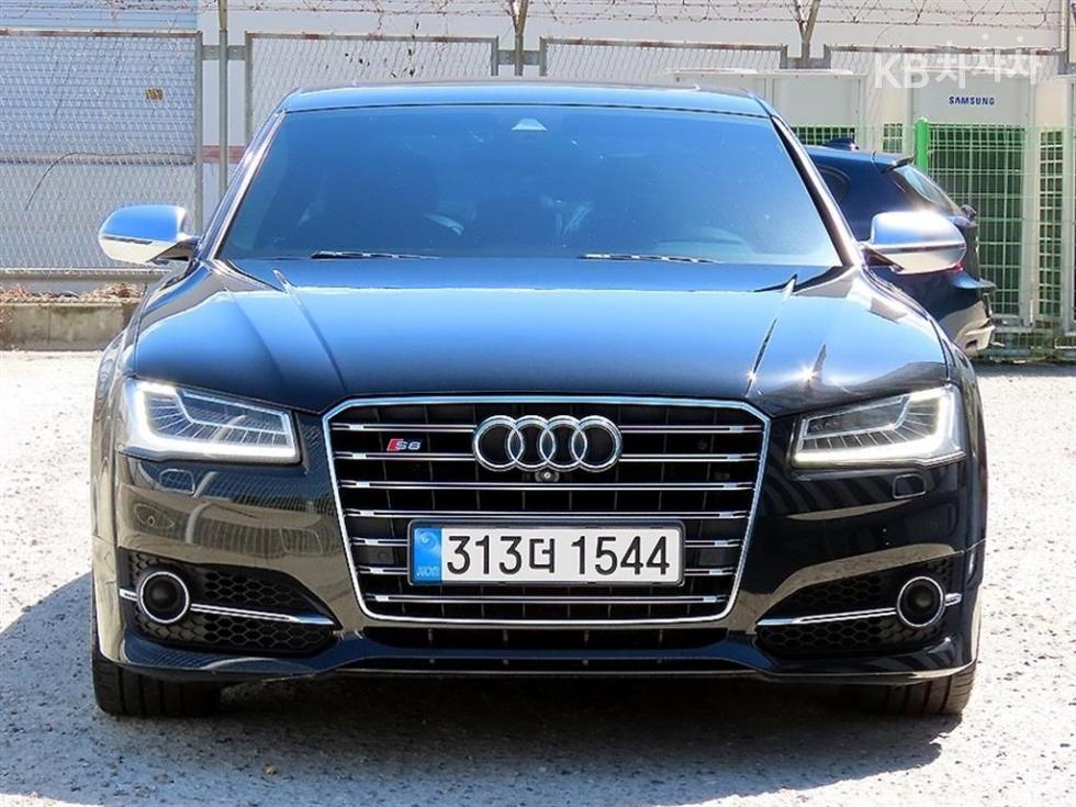 Audi S8