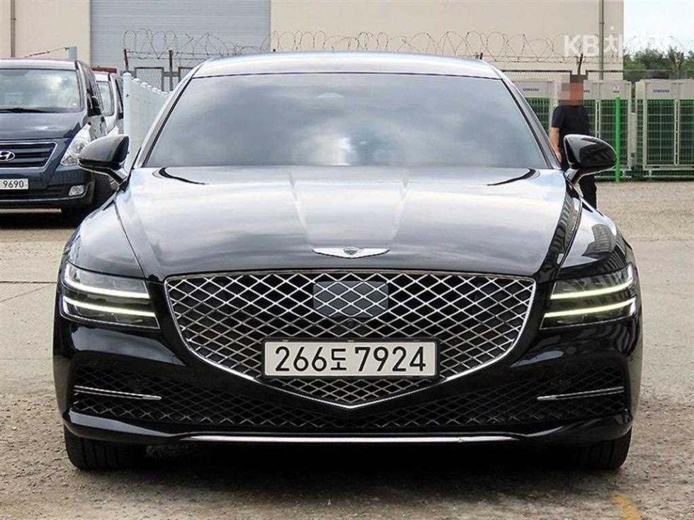 جينيسيس G80