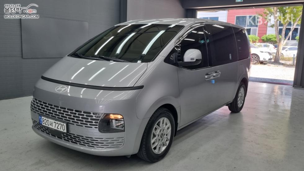 Hyundai Staria