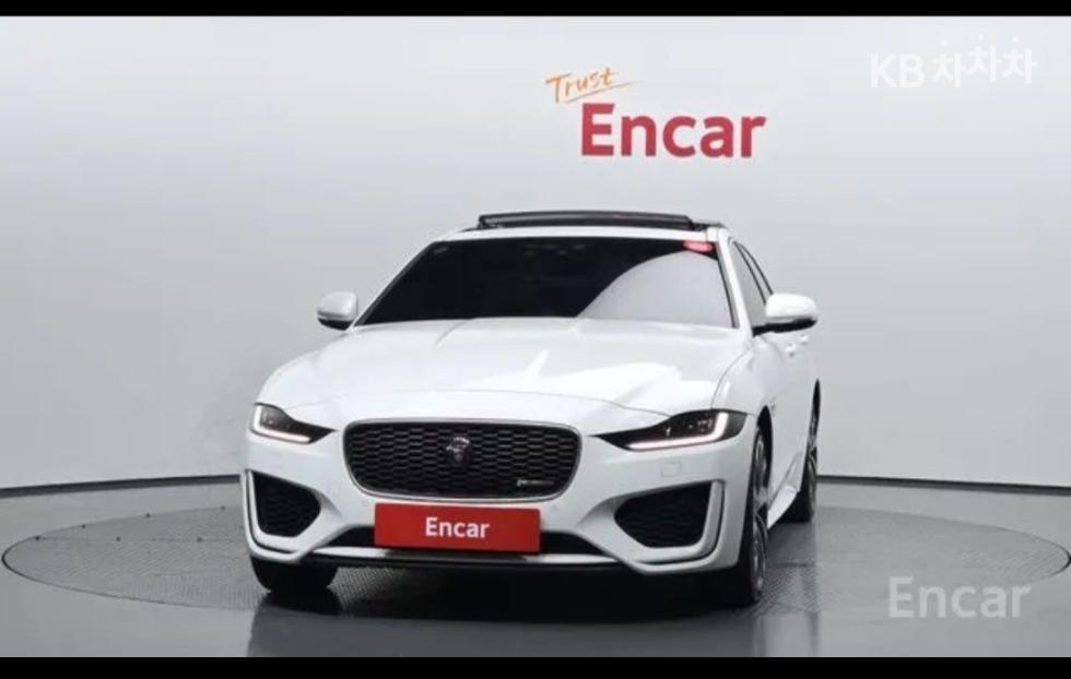 Jaguar XE
