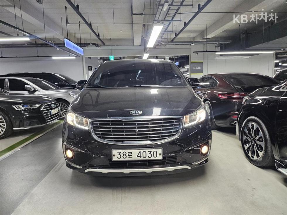 Kia Carnival