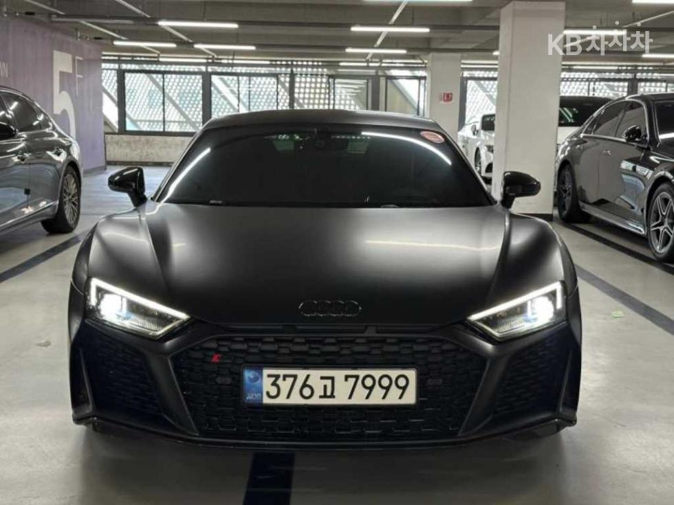 Audi R8
