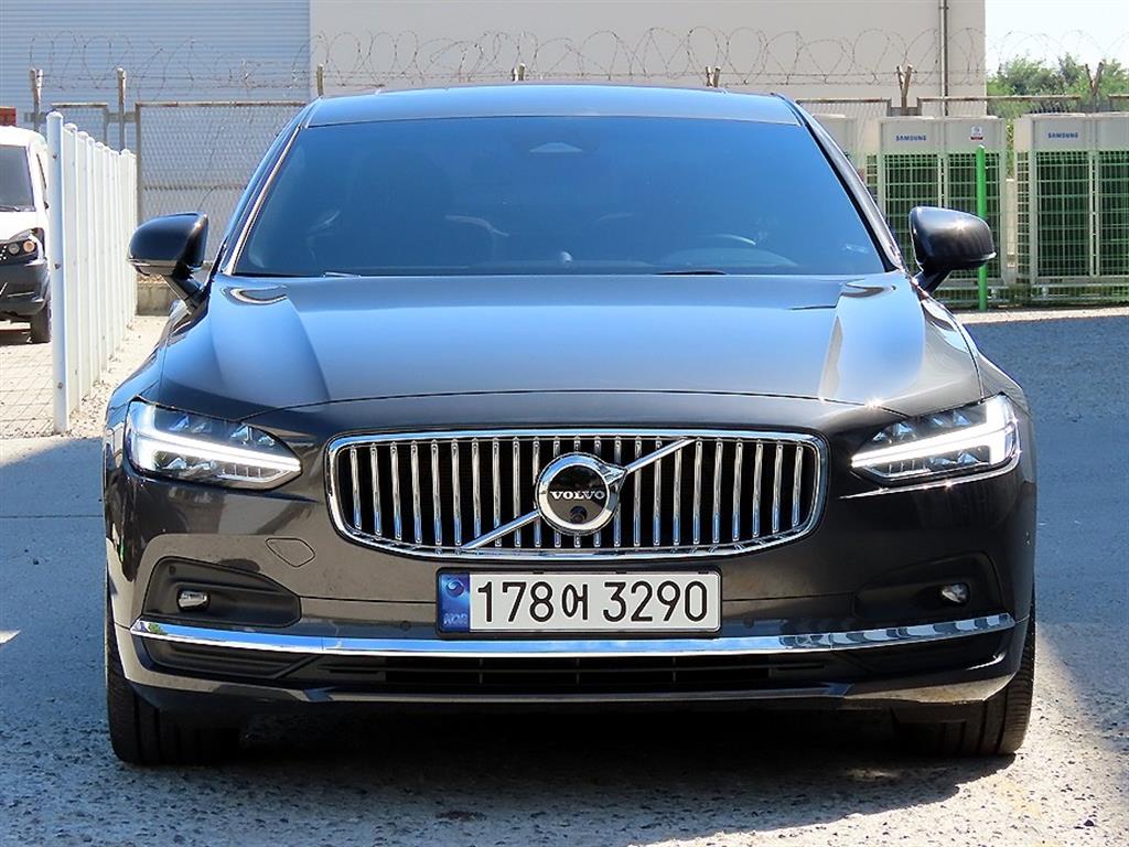 فولفو S90