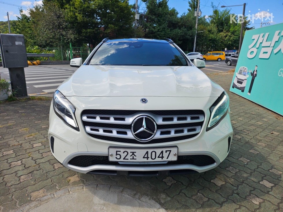 Mercedes-Benz GLA-Class