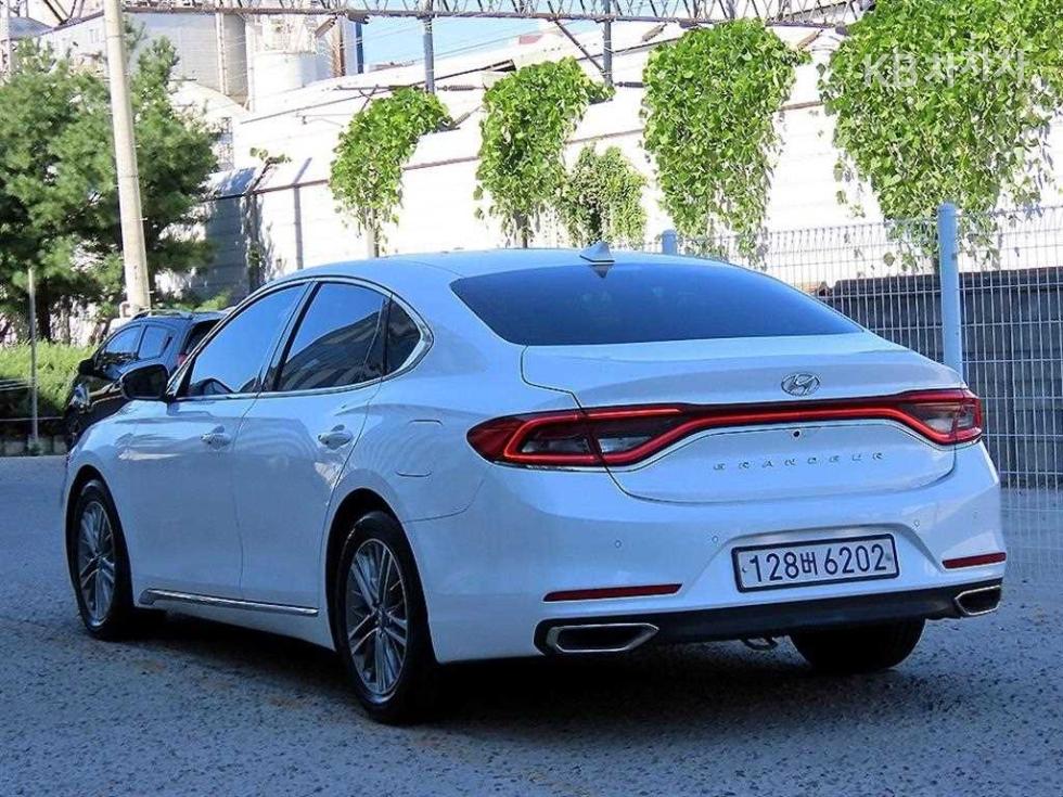 Hyundai Grandeur BASE MODEL — фото 3