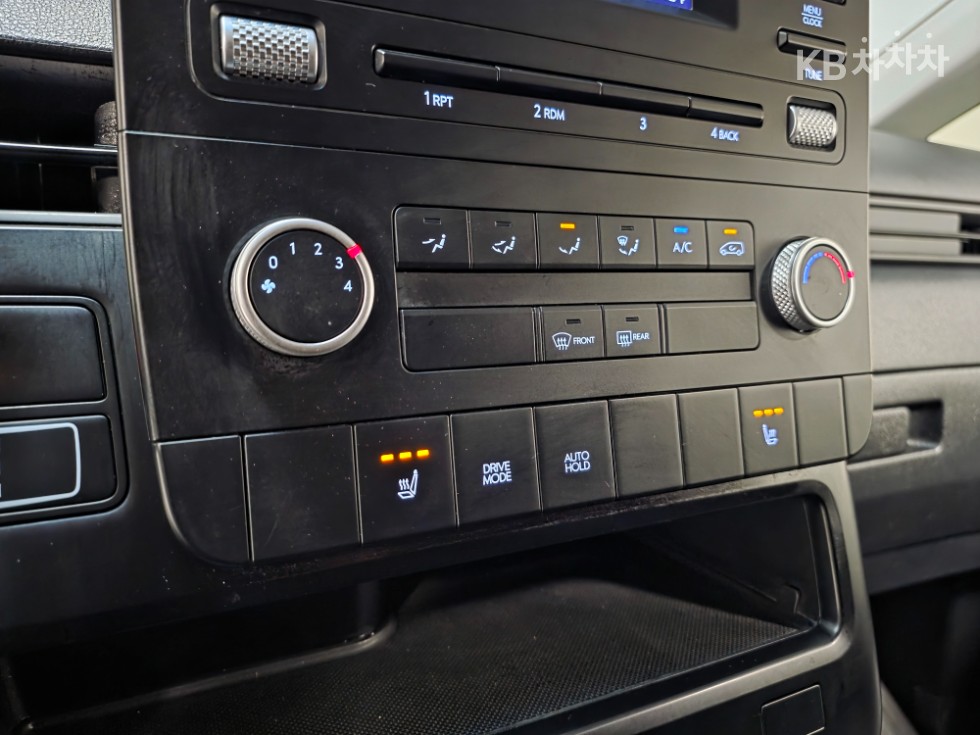 Hyundai Staria — miniaturë 12
