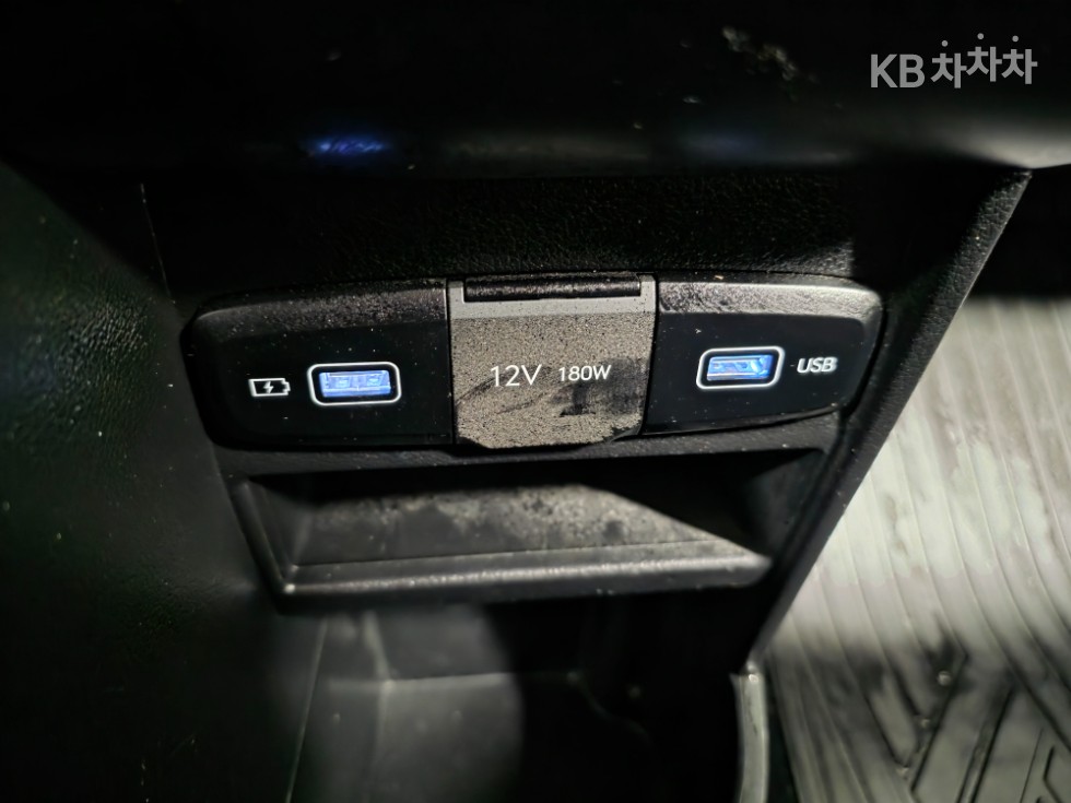 Hyundai Staria — miniaturë 19