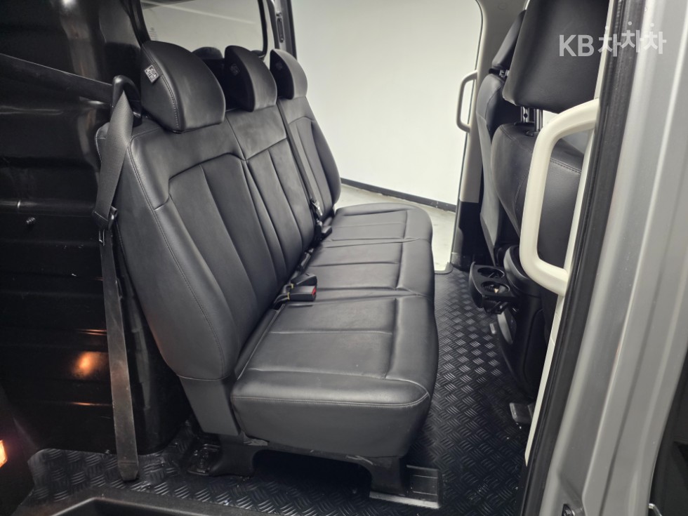 Hyundai Staria — miniaturë 10
