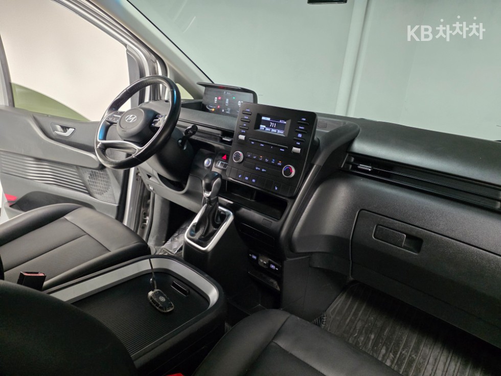 Hyundai Staria — miniaturë 8