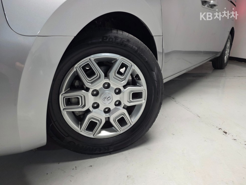 Hyundai Staria — miniaturë 22