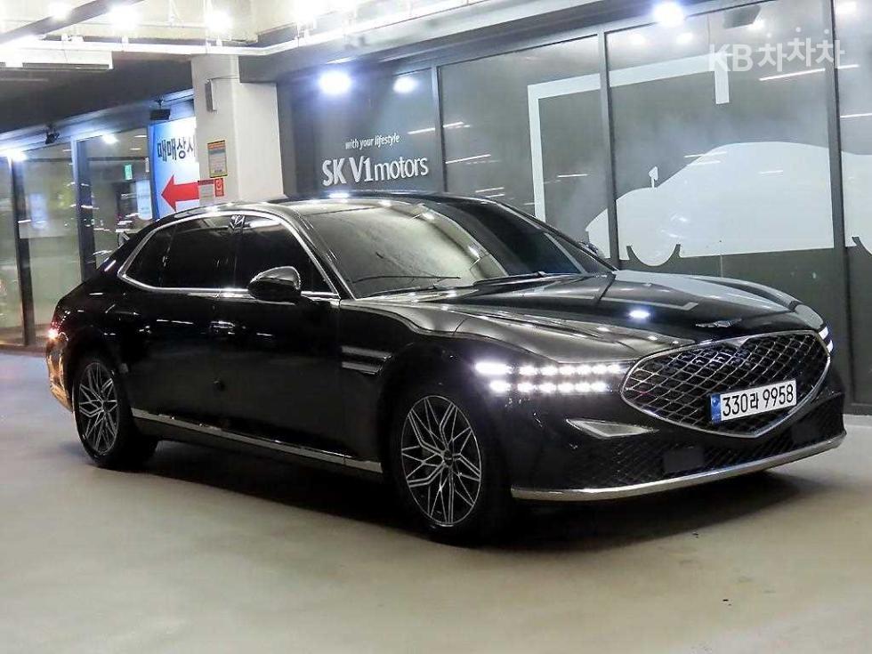 Genesis G90