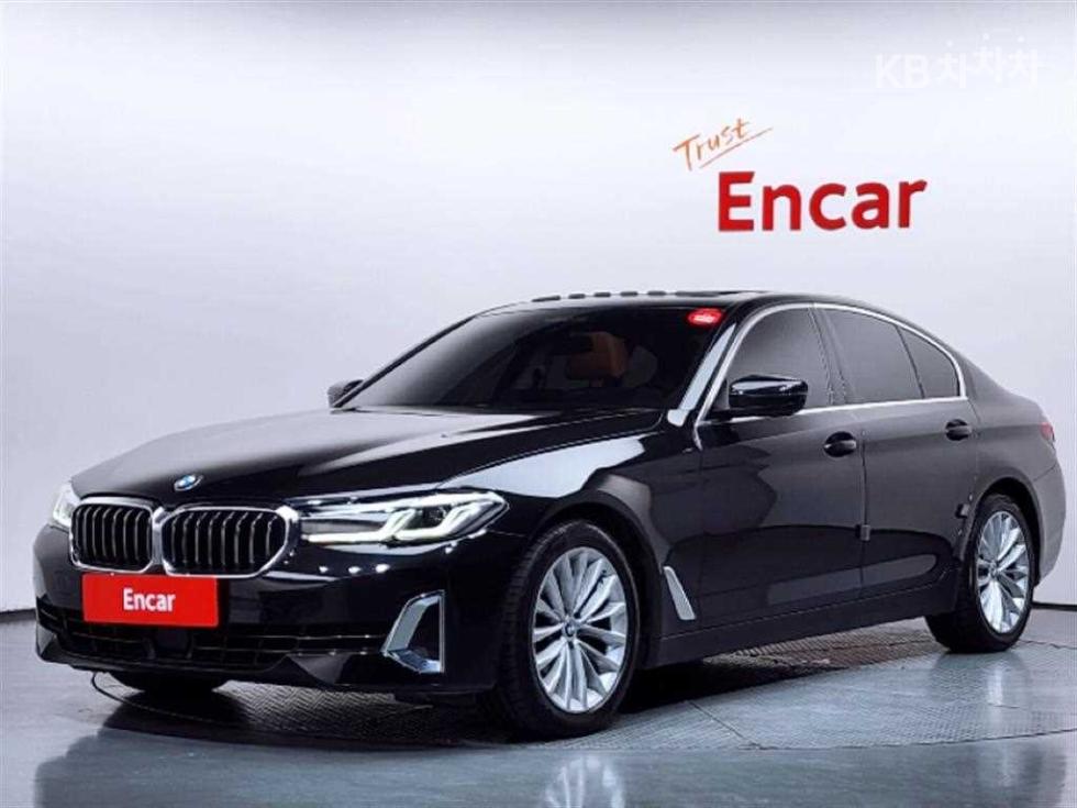BMW 5-Series, 2022