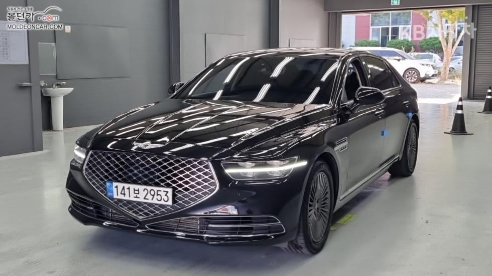 Genesis G90