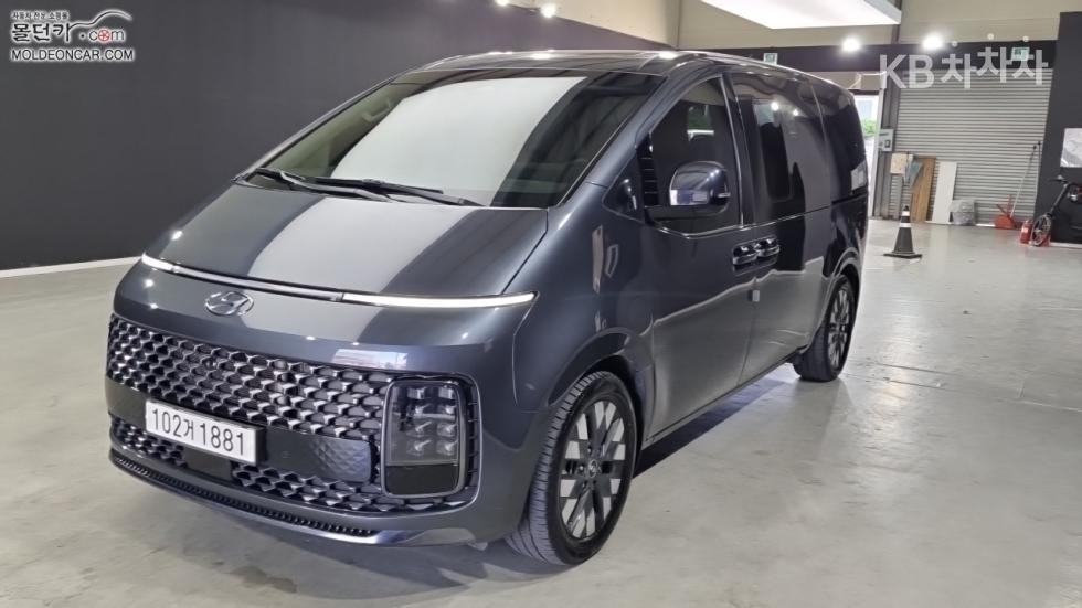 Hyundai Staria
