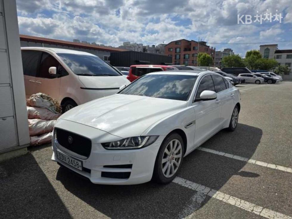 Jaguar XE, 2018