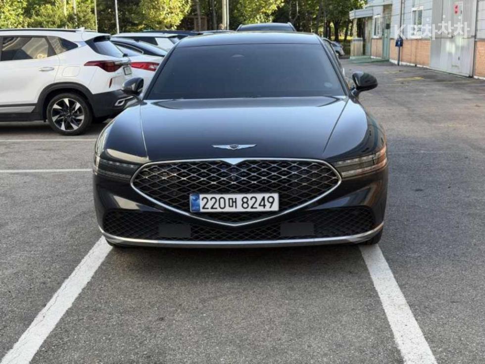 Genesis G90