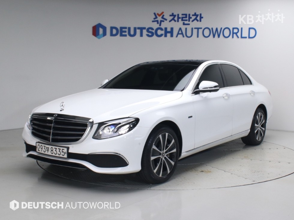 Mercedes-Benz E-Class Exclusive — фото 1