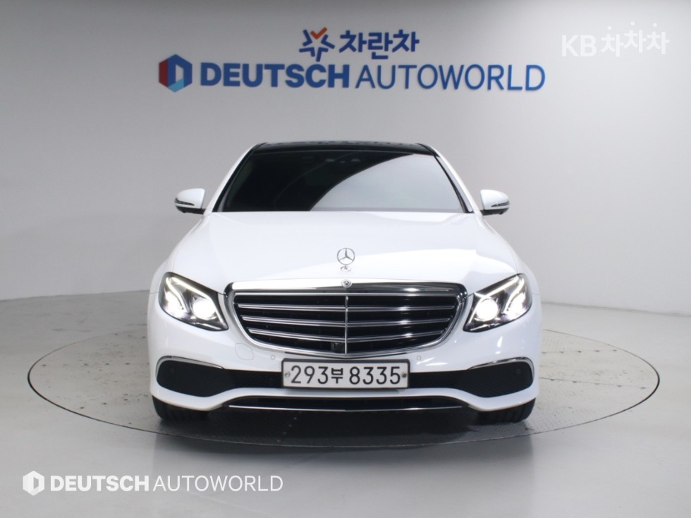 Mercedes-Benz E-Class Exclusive — фото 3