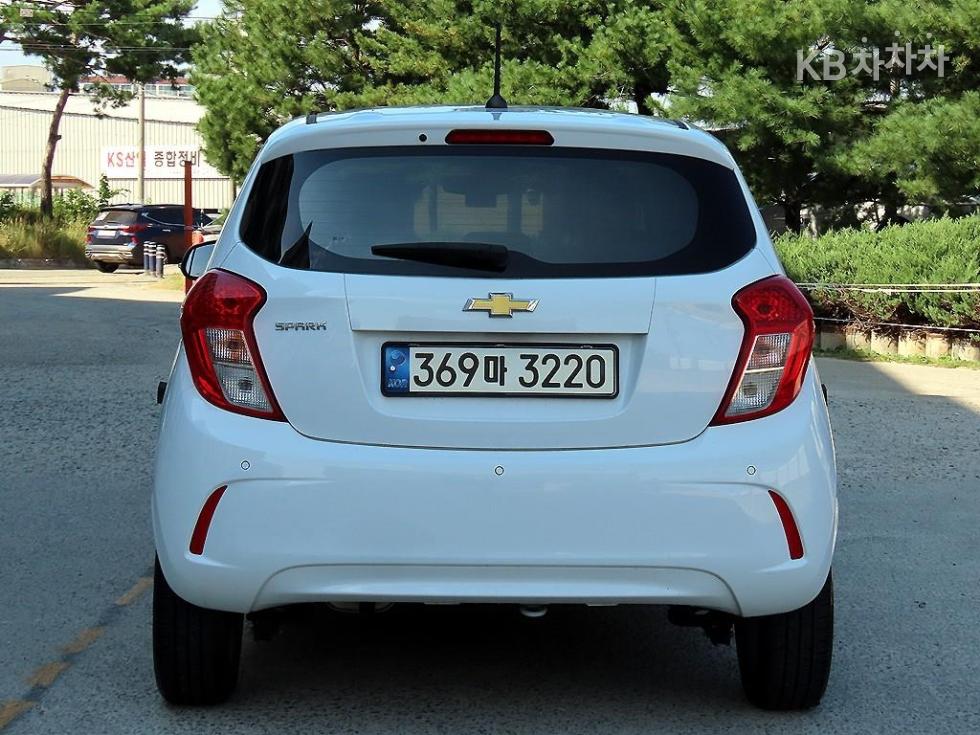 GM Korea Chevrolet Spark BASE MODEL — фото 4