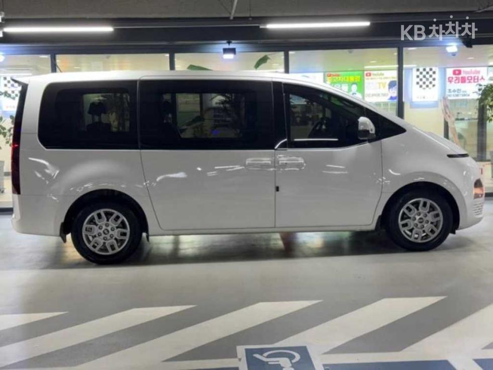Hyundai Staria — фото 3
